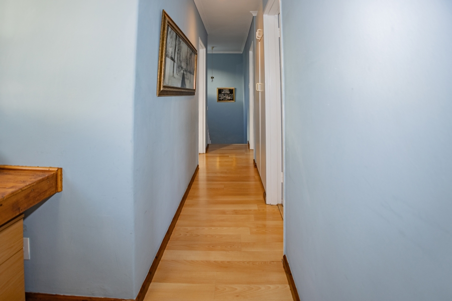 3 Bedroom Property for Sale in Oakdale Western Cape